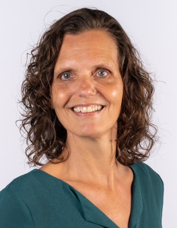 Ine van den Hurk v2